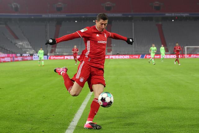 凯恩荣膺金球奖，英格兰队盛赞其为最佳球员